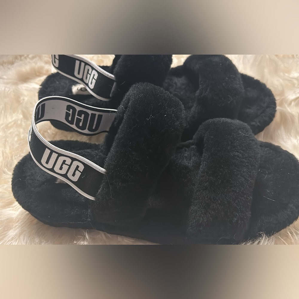 Ugg Women’s Oh Yeah Fuzzy Slides Sandals Size 10.